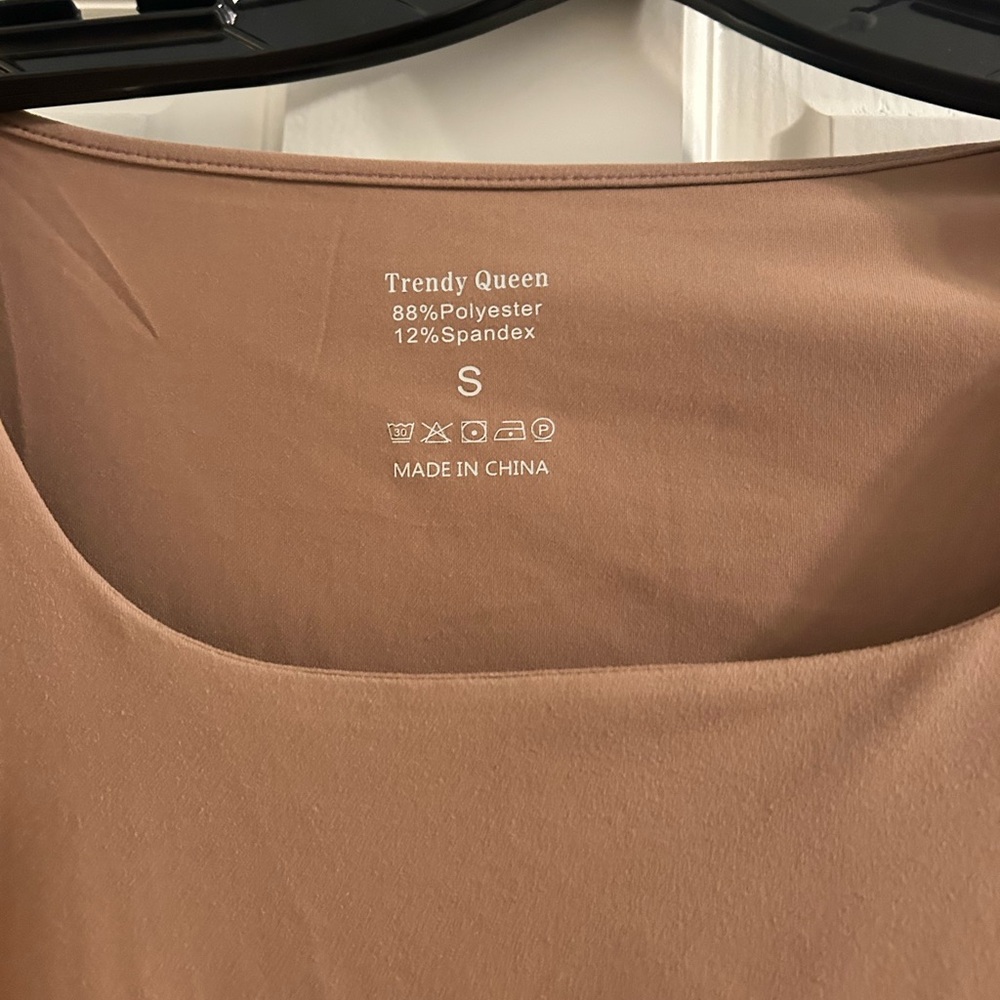 Basic Longsleeve - Picture 2 of 2
